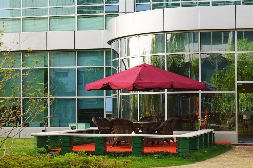 Shanghai Southern Airlines Pearl Hotel Екстер'єр фото